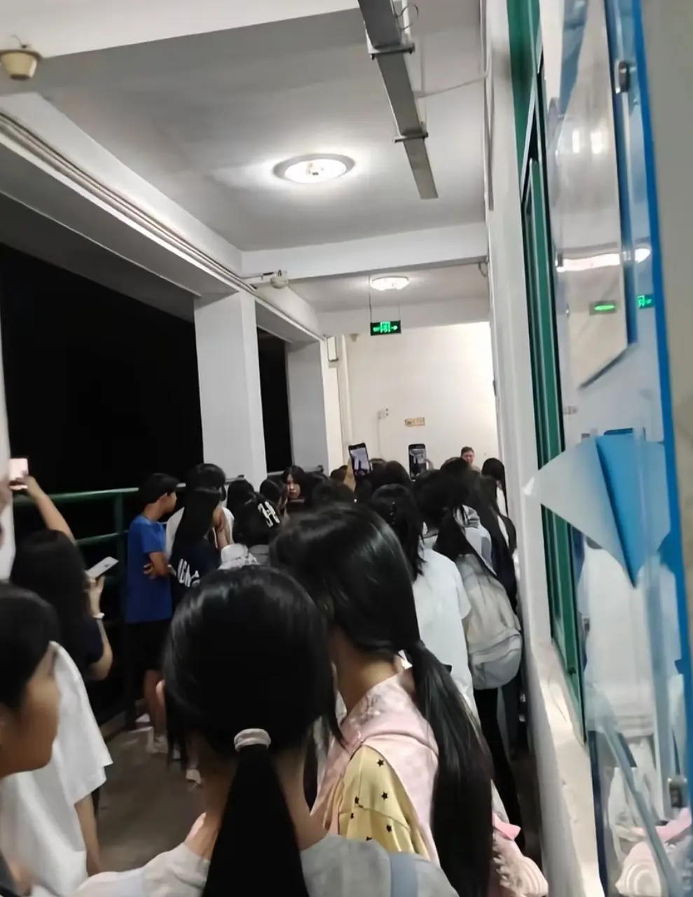 《梅州市职业技术学院女厕双胞胎成长记》全季免费在线播放-多平台网盘资源-1080P高清-人人影视-开局天崩剧情修罗场！