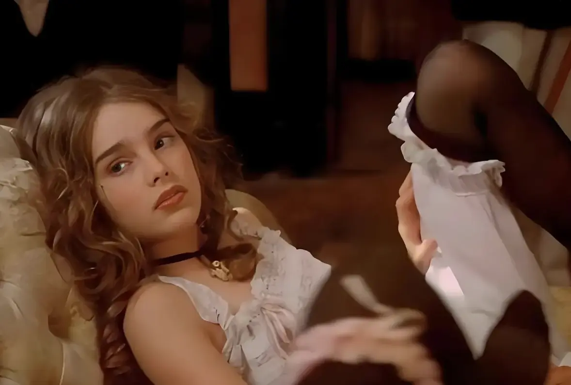 《公主与姬女》无删减高清完整版在线观看-法国啄木鸟经典-百度云/115/夸克网盘秒存-午夜剧场《公主与姬女》宫廷禁忌欲望交响