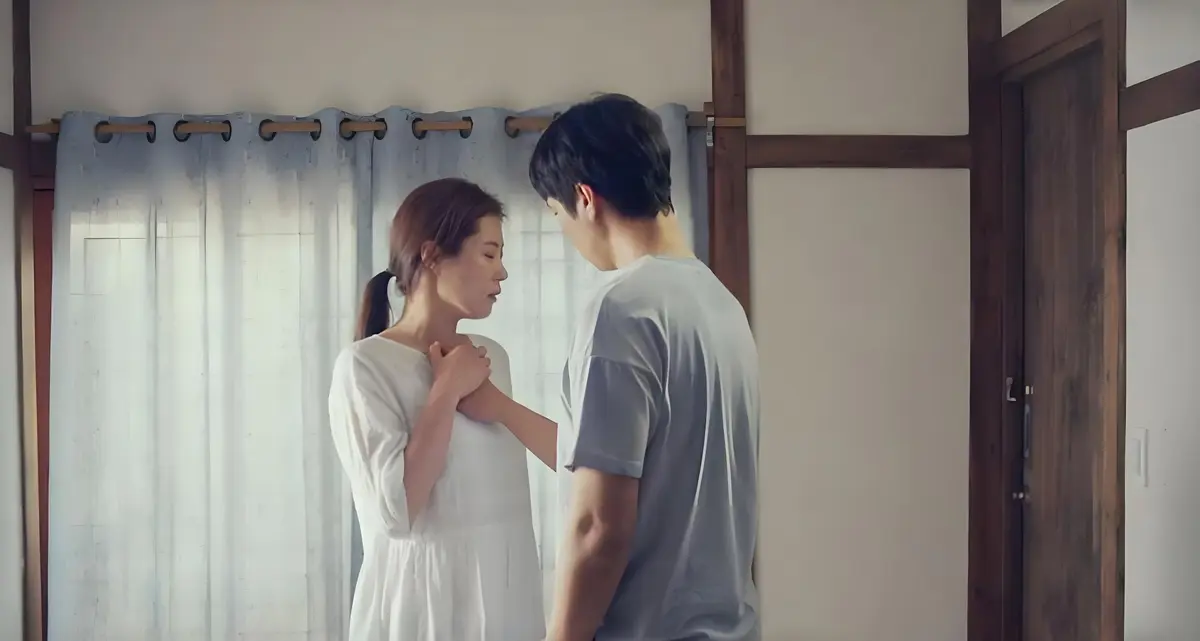 《出轨》韩国经典电影全集高清免费观看_未删减完整版HD在线播放-出轨电影1080P无广告流畅观影-VS影院