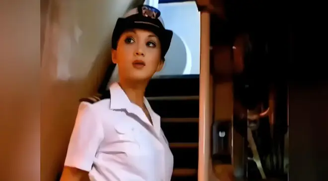《军舰上的女兵》HD高清无删减免费观看-2025年法国啄木鸟电影剧情片《军舰上的女兵》樱花动漫网