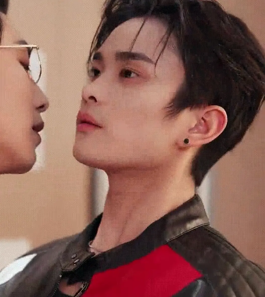 诱他失控无广告高清免费看-2025双男主剧全集在线播_耽美BL剧《诱他失控》1080P无删减完整版-星空影院同步更新