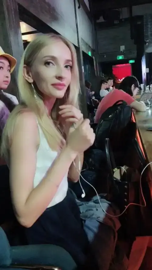 免费观看《捷克街头搭讪》无删减完整版 - 1080P高清在线播放 - 《捷克街头搭讪》系列全集