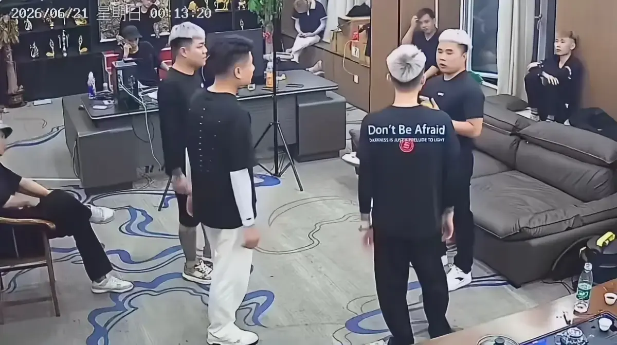 免费看《陈虎任荣少冲突后续》，陈虎任和荣少冲突后续剧情全知晓，全过程视频高清在线，网盘资源速取！