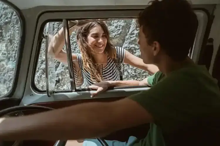 《夏日搭车客》相关资源图片