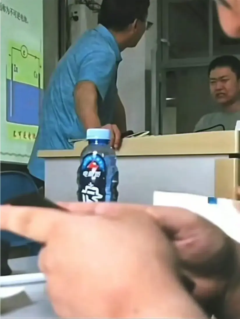 《上海二工大杀杀杀哥》视频免费在线观看