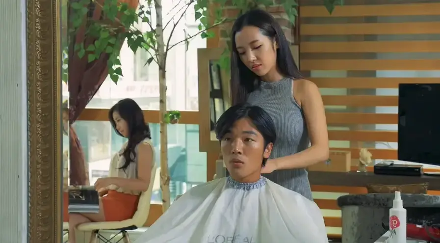 电影《奇怪的美发沙龙》无删减HD中字免费观看-剧情片《奇怪的美发沙龙》全片高清在线-VS影院-夸克迅雷资源下载-金牌影院