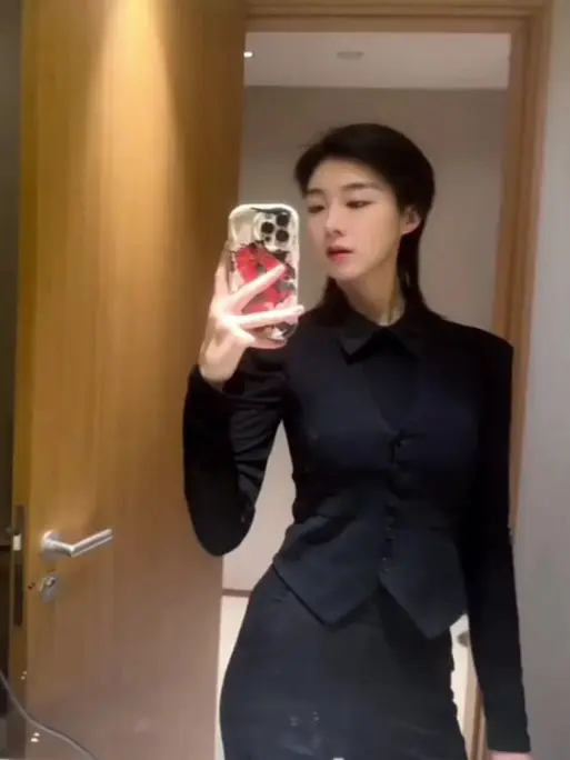 《台球女孩王思诺》无广告全网免费在线看 - 台球女孩王思诺吃瓜事件全过程完整记录 - 事件真相深度解析引围观