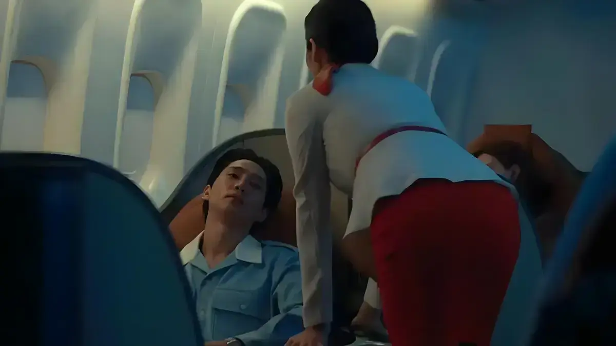 《韩国空姐》未删减1080P超清画质免费看！爆笑空乘喜剧电影全集HD高清在线播放，无广告流畅体验，支持《韩国空姐》中文版+网盘资源下载！