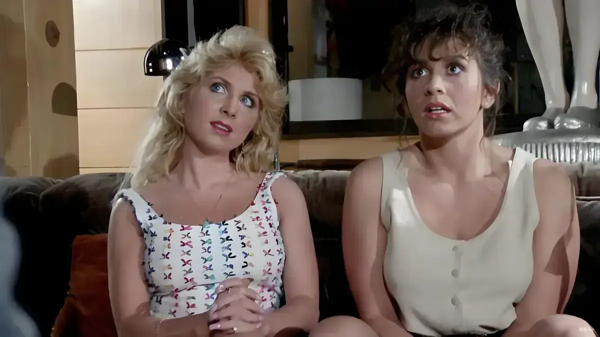 免费观看《美丽小蜜桃》美剧未删减中文版1080P-《美丽小蜜桃》全季更新爆笑剧情