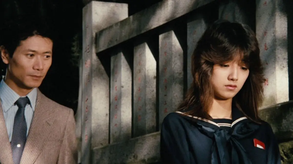 《水手服饲育》里中年男爱慕少女情节吸睛-网盘免费获取，1982日本剧情电影魅力无限，女主角超高颜值难忘，《水手服饲育》高清资源别错过！