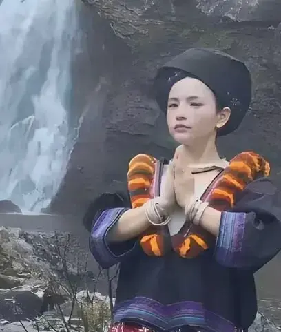 樱花动漫助力《苗族瀑布女孩》高清在线播放，全季资源免费看，网盘分享持续有效！-《苗族瀑布女孩》等你来赏